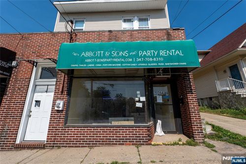 286 Queen Anne Rd, Teaneck, NJ, 07666-3243 | Card Image