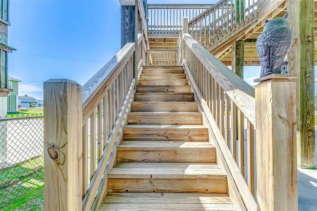 978 Seadrift Dr, House other with 3 bedrooms, 2 bathrooms and null parking in Crystal Beach TX | Image 8