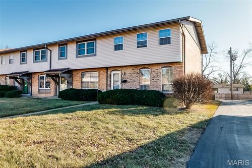 3194 Carefree Ln, Florissant, MO, 63033-2936 | Card Image