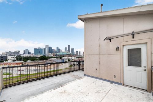 2352 Sperber Ln, Houston, TX, 77003-1553 | Card Image