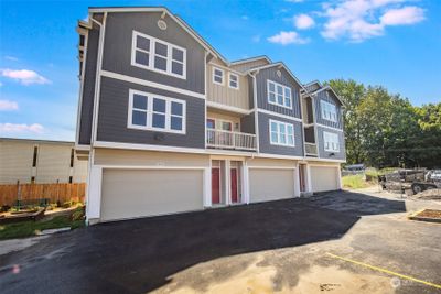 3415 S 144th Lane, Townhouse with 3 bedrooms, 1 bathrooms and 2 parking in Tukwila WA | Image 1