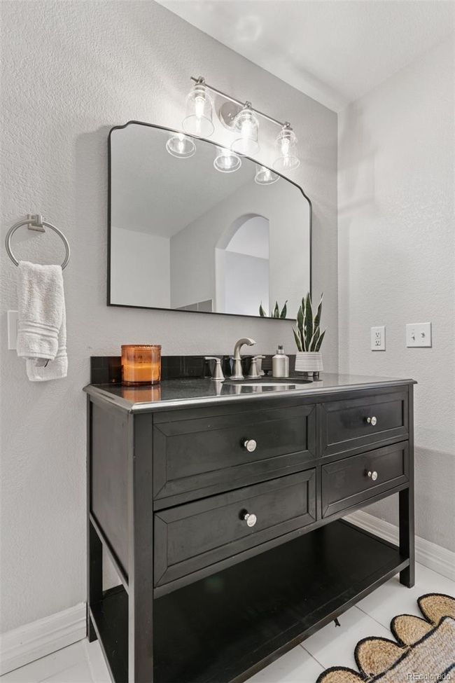 large vanity | Image 22