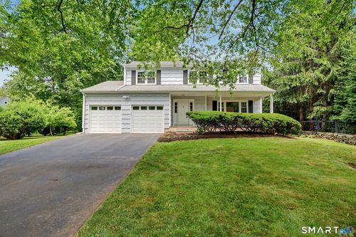 29 Coachlamp Ln, Darien, CT, 06820-5220 | Card Image