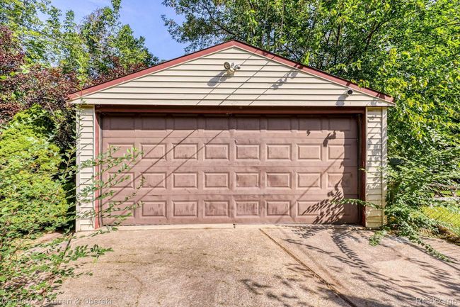 18949 Kenosha St, House other with 3 bedrooms, 2 bathrooms and null parking in Harper Woods MI | Image 19