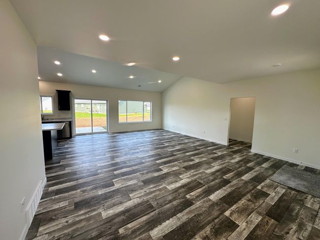 Living/Dining | Image 9