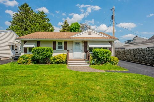 22 Claybrook St, Rochester, NY, 14609-3718 | Card Image