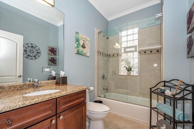 APT-3W - 913 W Belle Plaine Ave, Home with 2 bedrooms, 2 bathrooms and 1 parking in CHICAGO IL | Image 16