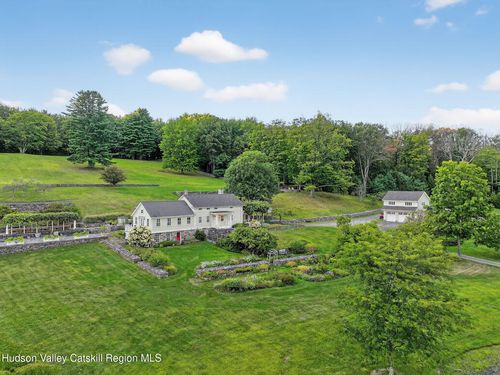 199-197199 Chestnut Hill Rd, Stone Ridge, NY, 12484-5520 | Card Image