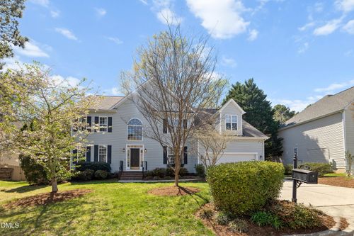 209 Plyersmill Rd, Cary, NC, 27519-6936 | Card Image