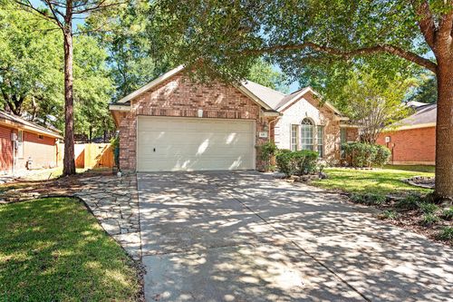 135 W Russet Grove Cir, The Woodlands, TX, 77384-3827 | Card Image