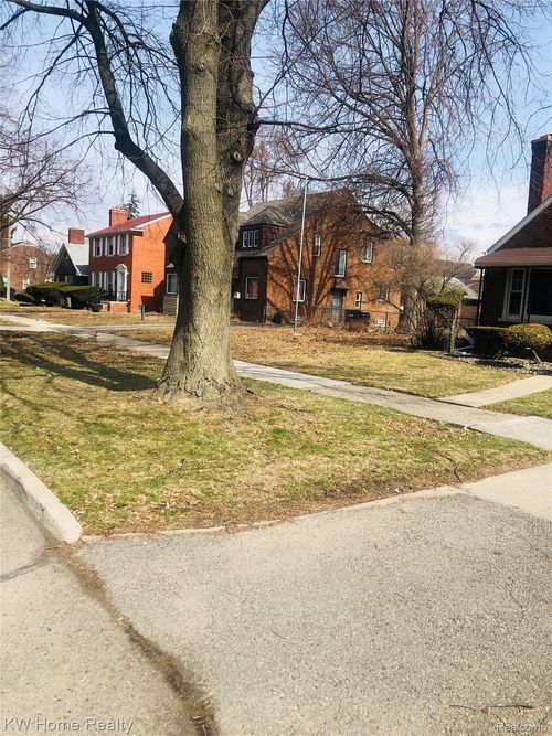 8118 Cheyenne St, Detroit, MI, 48228-2788 | Card Image