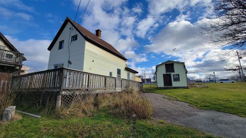 {{alt}} | Card Image