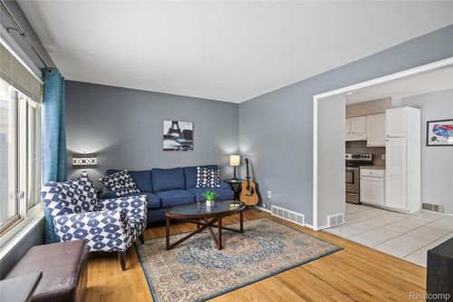 1451 Kenilworth Pl, Clawson, MI, 48017-2910 | Card Image