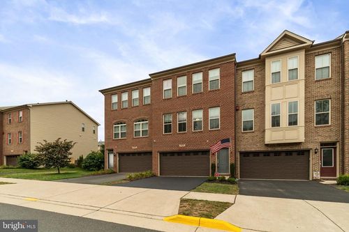 6654 Bartrams Forest Ln, HAYMARKET, VA, 20169-2730 | Card Image