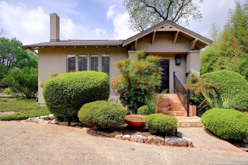 106 Mayflower St, Alamo Heights, TX, 78209-5252 | Card Image