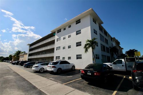 212-211 Ne 8th Avenue, Hallandale Beach, FL, 33009 | Card Image
