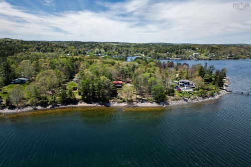 80 Kinburn St, Mahone Bay, NS, B0J2E0 | Card Image