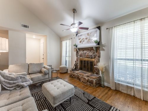 5027 Buttonwood Ln, Garland, TX, 75043-3412 | Card Image