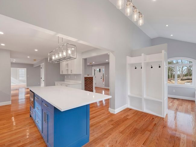 6 Lovis Ave, House other with 4 bedrooms, 3 bathrooms and 6 parking in Wakefield MA | Image 9