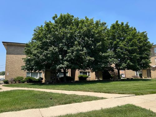 47-3180 W Meadow Lane Dr, Merrionette Park, IL, 60803-5873 | Card Image