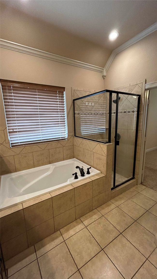 433 Chisholm Trl, House other with 4 bedrooms, 2 bathrooms and null parking in Justin TX | Image 12