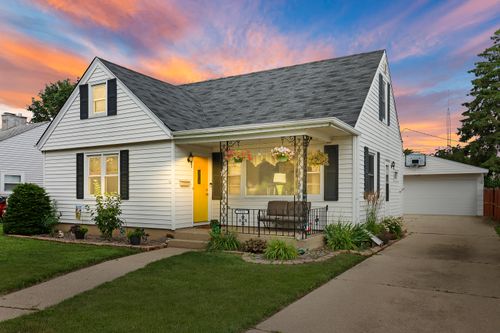 7531 33rd Ave, Kenosha, WI, 53142-4433 | Card Image