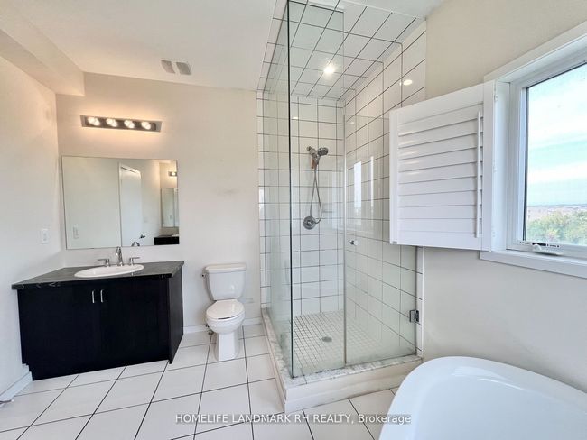 28 Elyse Crt, House attached with 4 bedrooms, 3 bathrooms and 2 parking in Aurora ON | Image 19