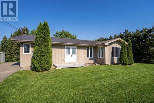 118 Maple Ave, Charlottetown, PE, C1A6G5 | Card Image