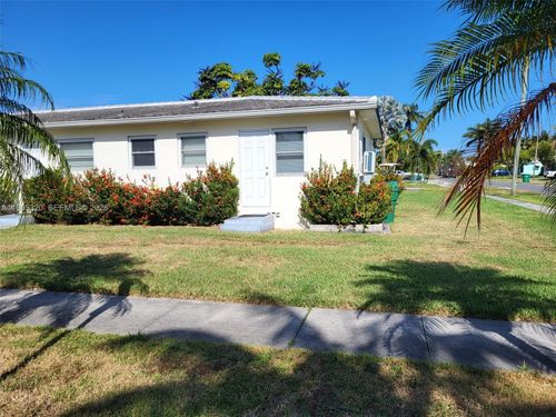 2-200 Se 3rd St, Dania Beach, FL, 33004-4730 | Card Image
