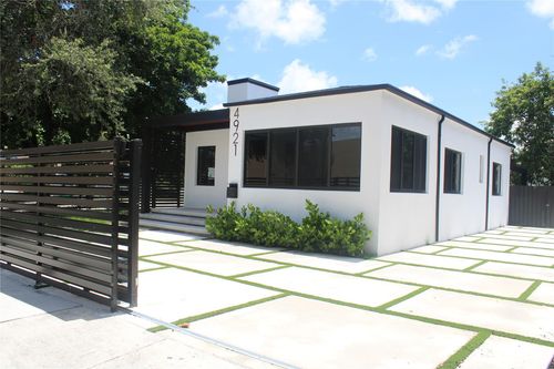 4921 Nw 6th Ave, Miami, FL, 33127-2140 | Card Image