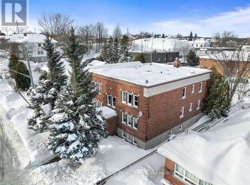 226 Oak Street, Greater Sudbury, ON, P3C1M7 | Card Image