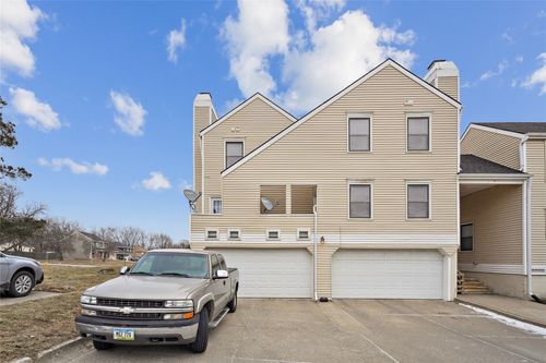 5230 Dakota Drive, West Des Moines, IA, 50265 | Card Image