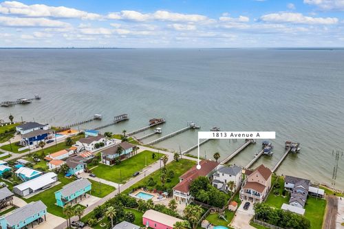 1813 Avenue A, San Leon, TX, 77539-7988 | Card Image
