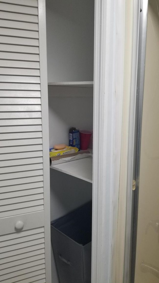 105 Bathroom closet | Image 13