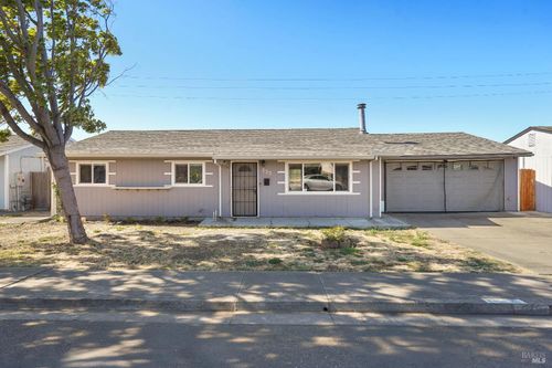 233 Maple Street, Suisun City, CA, 94585 | Card Image