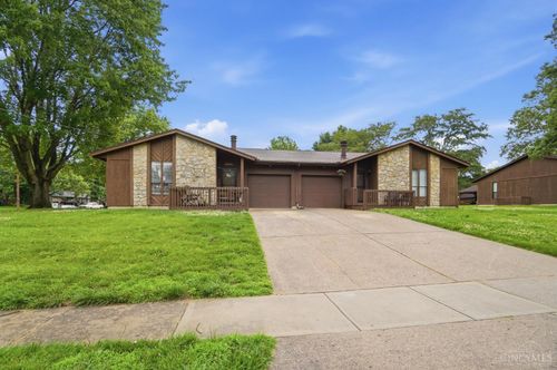2221 Joshua Cir, Middletown, OH, 45044-8823 | Card Image