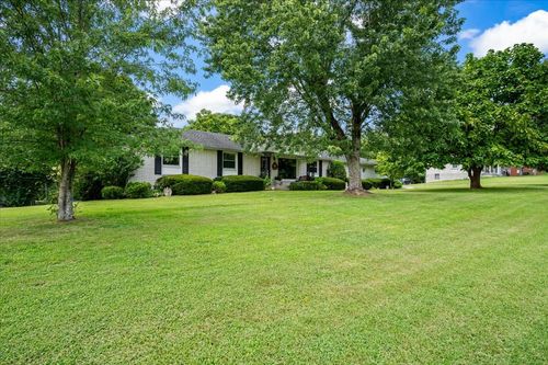302 Utley Dr, Goodlettsville, TN, 37072-1249 | Card Image