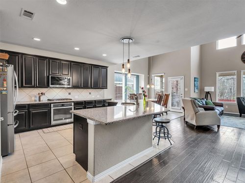 2704 Oxbow Blf, Pearland, TX, 77581-5049 | Card Image