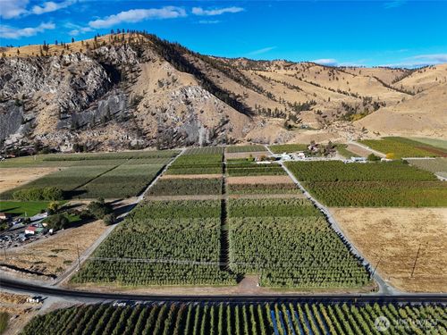 263 Oliver Ln, Chelan, WA, 98816-5820 | Card Image