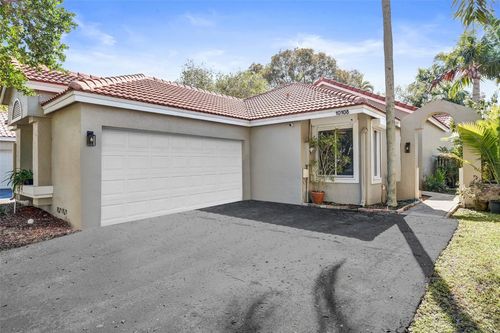 10108 Nw 4th St, Plantation, FL, 33324-7052 | Card Image