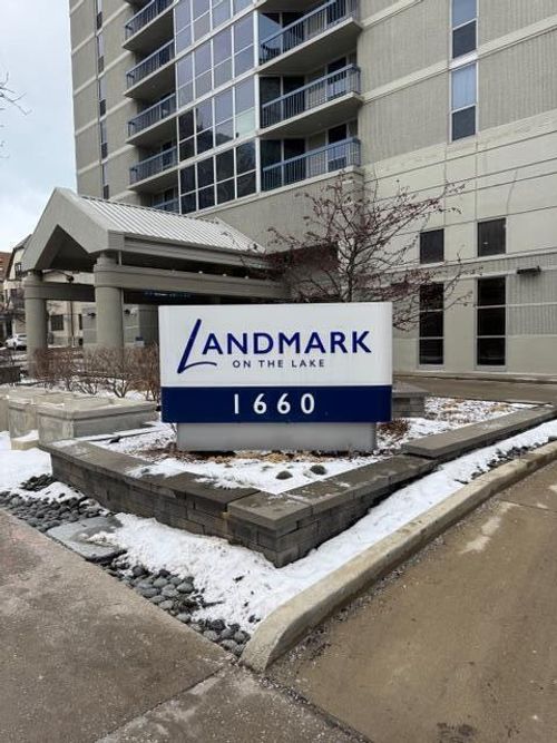 1660 N Prospect Ave, Milwaukee, WI, 53202-2400 | Card Image