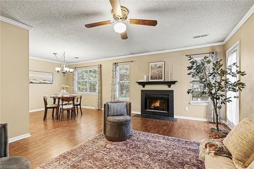 2217 C New Garden Rd, Greensboro, NC, 27410-2375 | Card Image