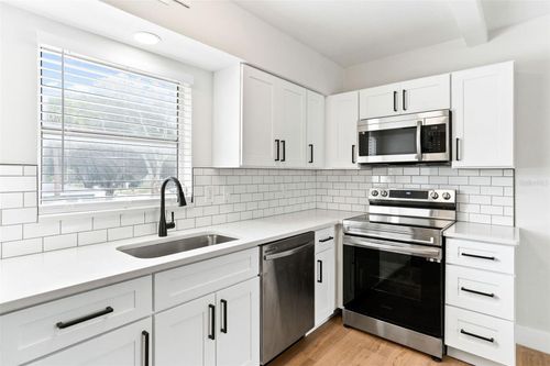 apt-9-300 S Nimbus Ave, CLEARWATER, FL, 33765-3732 | Card Image