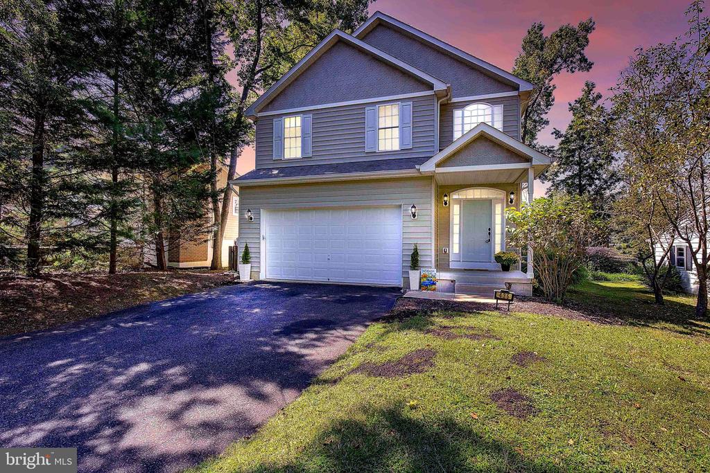 Poplar Leaf Dr, Edgewater, MD 21037