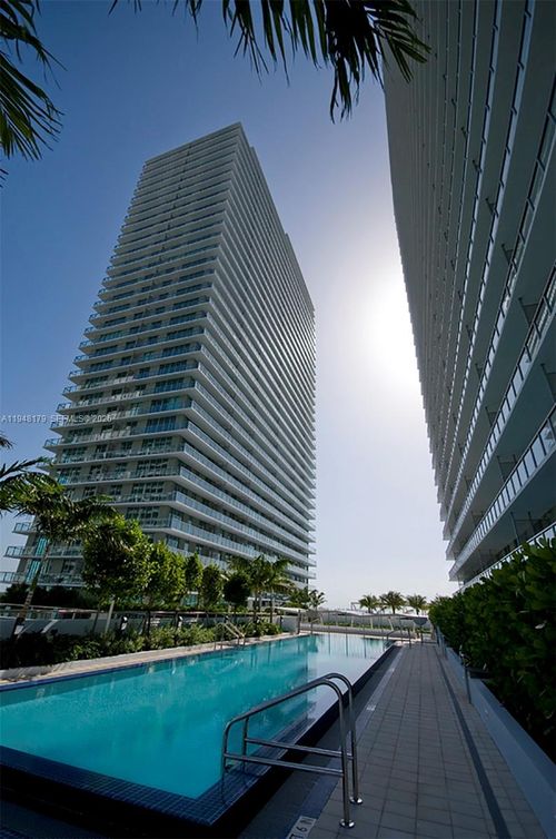 3008-s-79 Sw 12th St, Miami, FL, 33130-5201 | Card Image