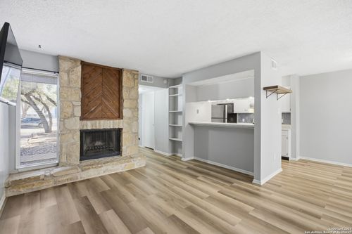 apt-169-3843 Barrington St, San Antonio, TX, 78217-4110 | Card Image