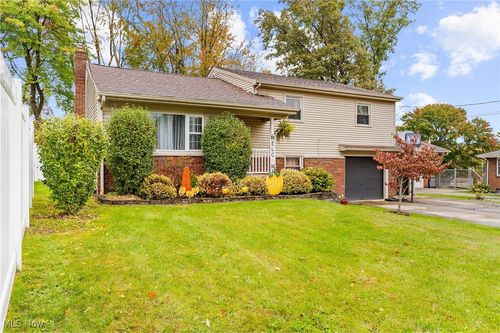 2922 Eldora Dr, Youngstown, OH, 44511-1248 | Card Image