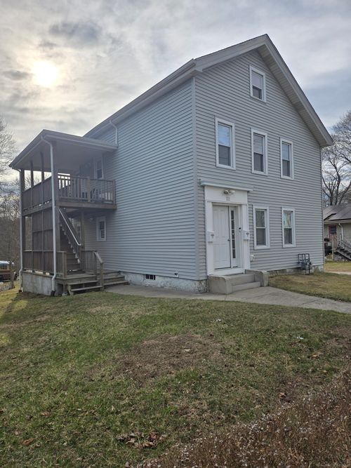 112 Liberty St, Pawcatuck, CT, 06379-1677 | Card Image