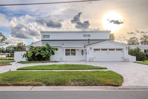 5400 Denver St Ne, ST PETERSBURG, FL, 33703-3243 | Card Image