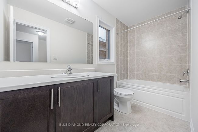617 Bearberry Pl, House other with 4 bedrooms, 3 bathrooms and 1 parking in Milton ON | Image 16